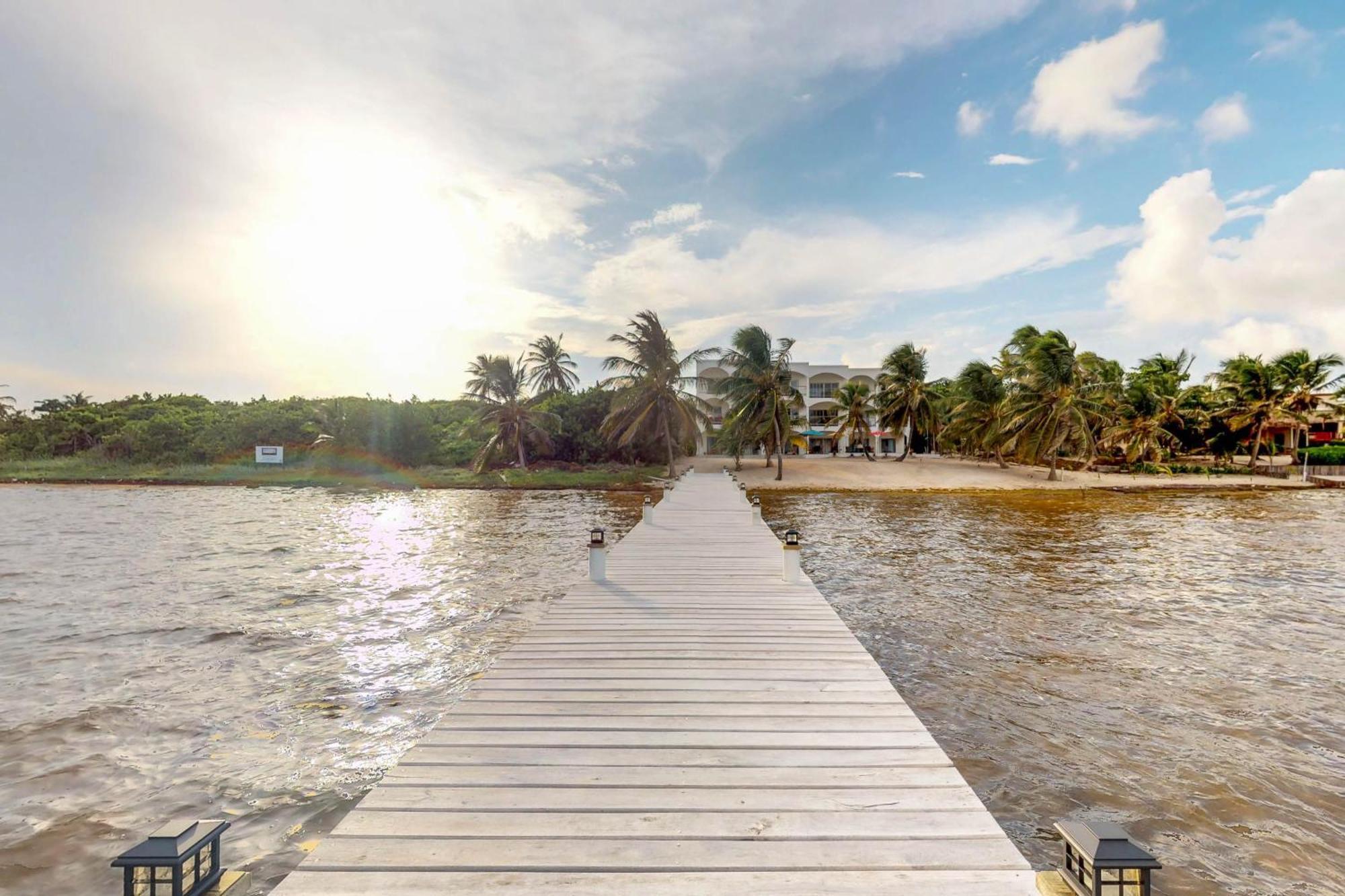 Blue Water Beach Villas San Pedro  Δωμάτιο φωτογραφία
