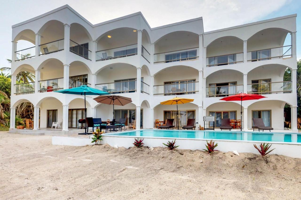 Blue Water Beach Villas San Pedro  Εξωτερικό φωτογραφία